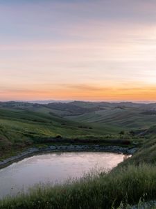 Превью обои пруд, вода, холмы, природа