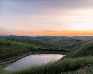 Превью обои пруд, вода, холмы, природа