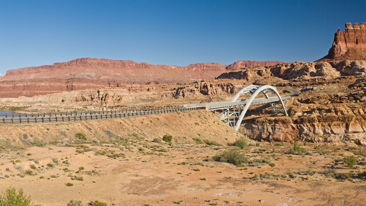 Обои пустыня, дорога, мост, каньоны