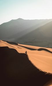Превью обои пустыня, песок, дюна, человек, следы