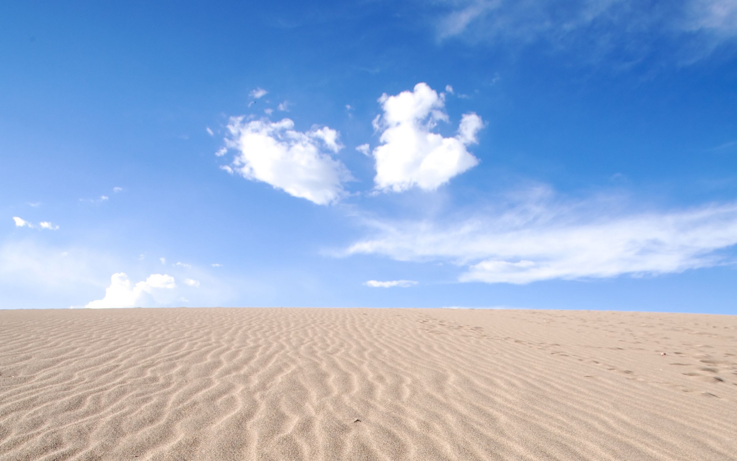 Песок и небо