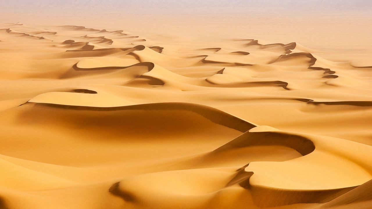 Обои пустыня, песок, горы, узоры, линии