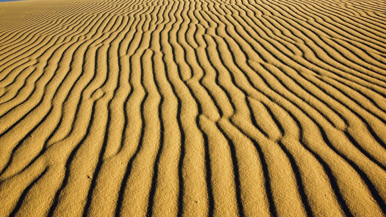 Обои пустыня, узоры, линии, полосы, песок, дюны