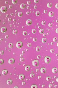 Превью обои пузыри, кружка, отражение, розовый