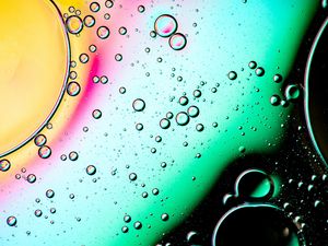 Превью обои пузыри, вода, капли, градиент, разноцветный