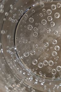 Превью обои пузыри, вода, стакан, прозрачный
