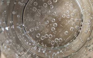 Превью обои пузыри, вода, стакан, прозрачный
