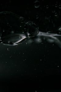 Превью обои пузыри, вода, жидкость, темный, макро