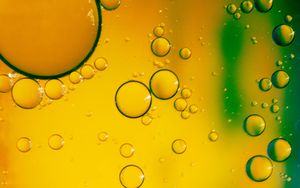 Превью обои пузыри, жидкость, макро, желтый, зеленый