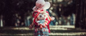 Превью обои ребенок, рюкзак, игрушка, парк, прогулка