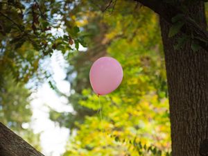 Превью обои ребенок, воздушный шар, платье, праздник, дерево
