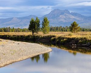 Превью обои река, деревья, долина, луг, горы, пейзаж