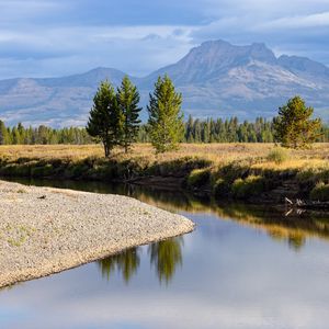 Превью обои река, деревья, долина, луг, горы, пейзаж