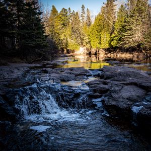 Превью обои река, деревья, лес, водопад, вода, пейзаж