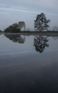 Превью обои река, деревья, отражение, природа, пейзаж, темный