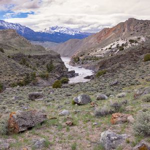 Превью обои река, горы, камни, пейзаж, вид