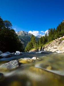 Превью обои река, камни, деревья, гора, вода, природа