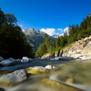 Превью обои река, камни, деревья, гора, вода, природа