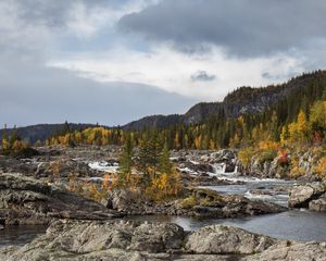 Превью обои река, камни, скалы, деревья, холмы, небо