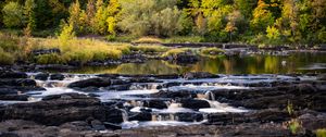 Превью обои река, каскад, вода, скалы, лес, пейзаж