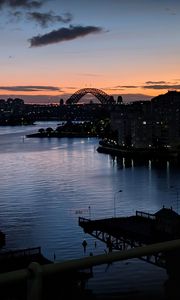 Превью обои река, корабль, мост, город, закат, темный