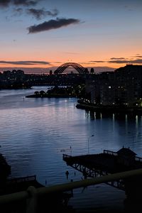 Превью обои река, корабль, мост, город, закат, темный