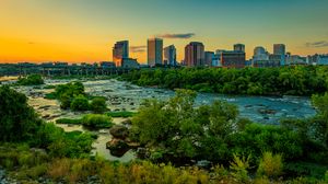 Превью обои река, мост, деревья, здания, город, природа