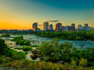 Превью обои река, мост, деревья, здания, город, природа