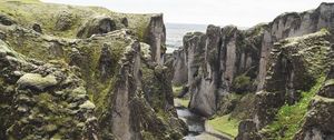 Превью обои река, обрыв, скалы, каменный, пейзаж, исландия