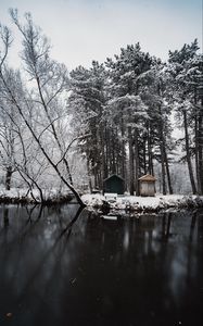 Превью обои река, снег, деревья, строение, зима