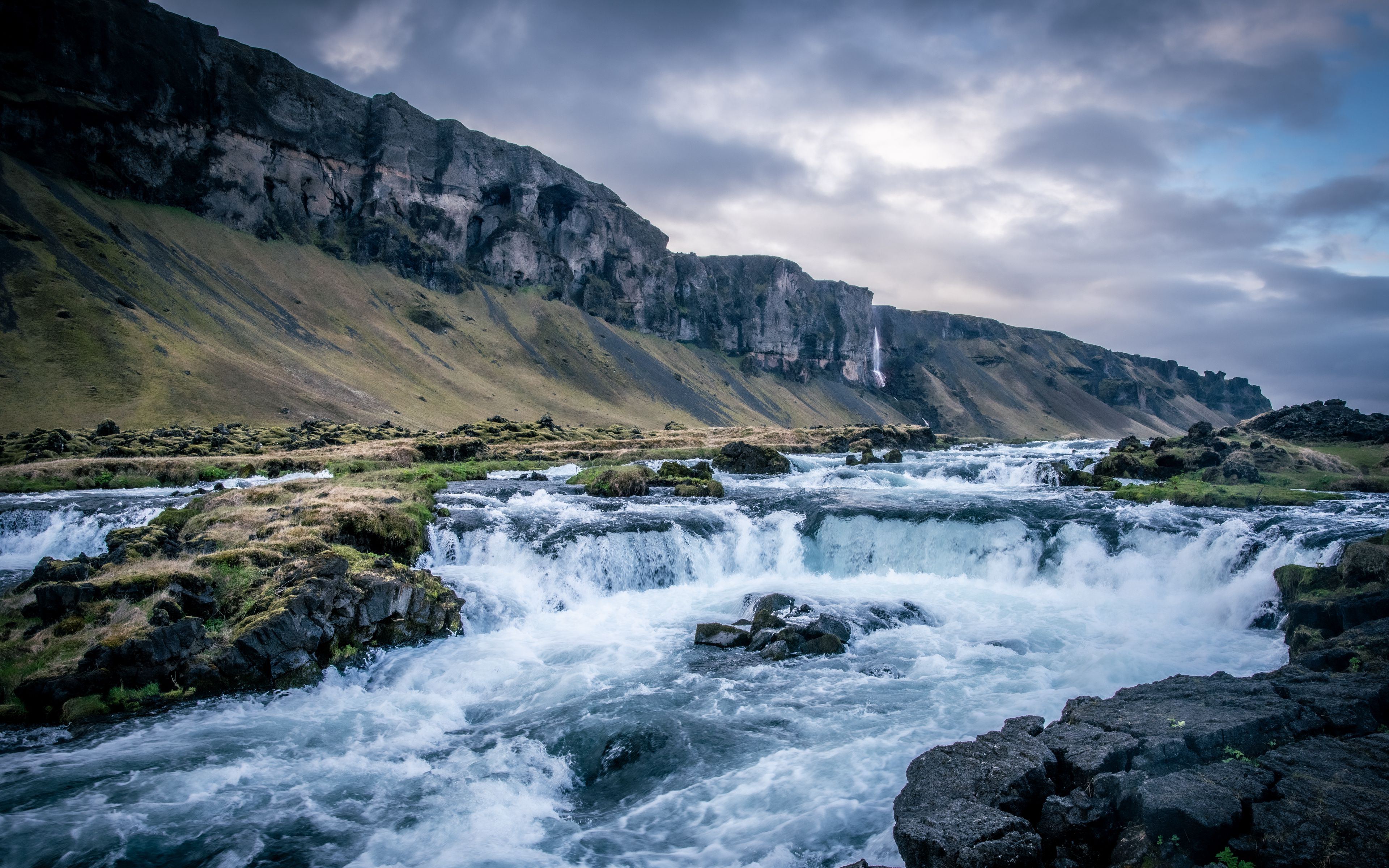 Горы водопад Тибет