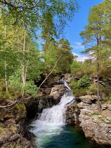 Превью обои река, водопад, вода, скалы, пейзаж