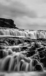 Превью обои река, водопад, вода, долгая выдержка, черно-белый