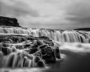 Превью обои река, водопад, вода, долгая выдержка, черно-белый