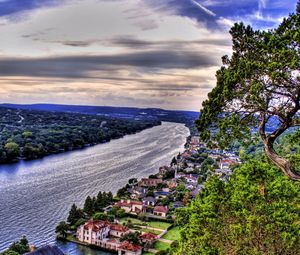 Превью обои река, здания, небо, трава, hdr