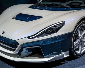 Превью обои rimac, автомобиль, фара, колесо, спорткар
