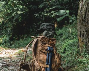 Превью обои рюкзак, снаряжение, кемпинг, лес, природа