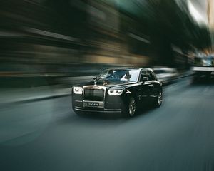 Превью обои rolls-royce, автомобиль, черный, улица, скорость, размытость