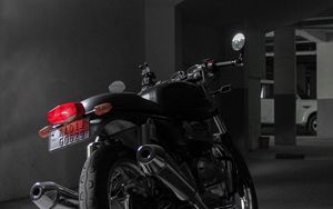 Превью обои royal enfield continental gt 650, royal enfield, мотоцикл, байк, черный, вид сзади