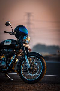 Превью обои royal enfield, мотоцикл, байк, дорога