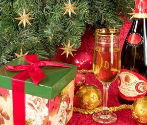 Превью обои рождество, новый год, подарок, шампанское, коробка