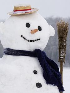 Превью обои рождество, новый год, снеговик, метла, шарф, шляпа