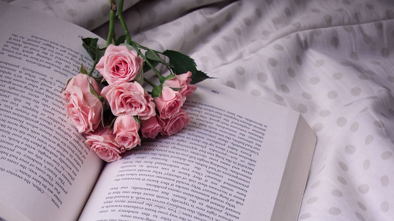 Обои розы, букет, книга, цветы, ткань