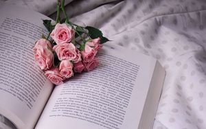 Превью обои розы, букет, книга, цветы, ткань