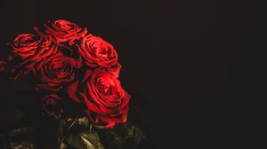 Превью обои розы, букет, цветы, темный, красный