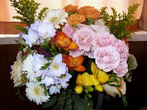 Превью обои розы, фрезия, герберы, цветы, букет, оформление