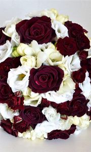Превью обои розы, фрезия, лизиантус рассела, цветы, букет, шар