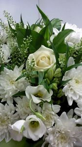 Превью обои розы, хризантемы, белоснежные, цветы, букет