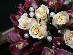 Превью обои розы, лилии, букет, кольца, свадьба, бусинки, счастье, радость