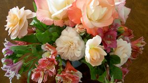 Превью обои розы, лилии, цветы, букет, композиция, ваза